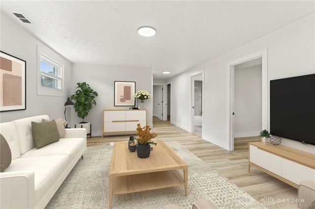 1015 Van Arden Drive, Vandalia, OH 45377