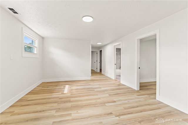 1015 Van Arden Drive, Vandalia, OH 45377