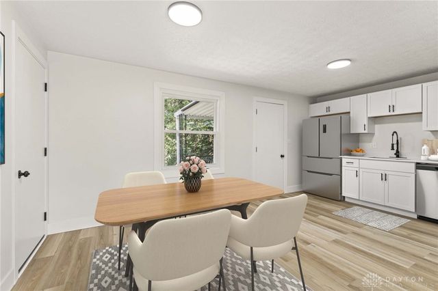 1015 Van Arden Drive, Vandalia, OH 45377