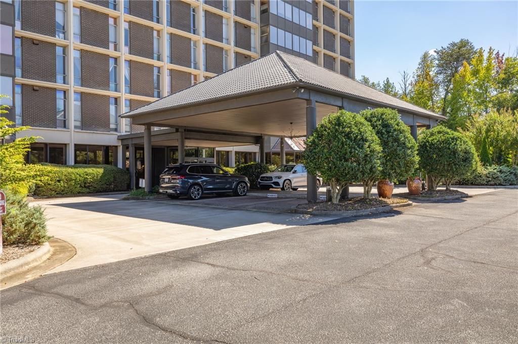 1101 N Elm Street 802, Greensboro, NC 27401