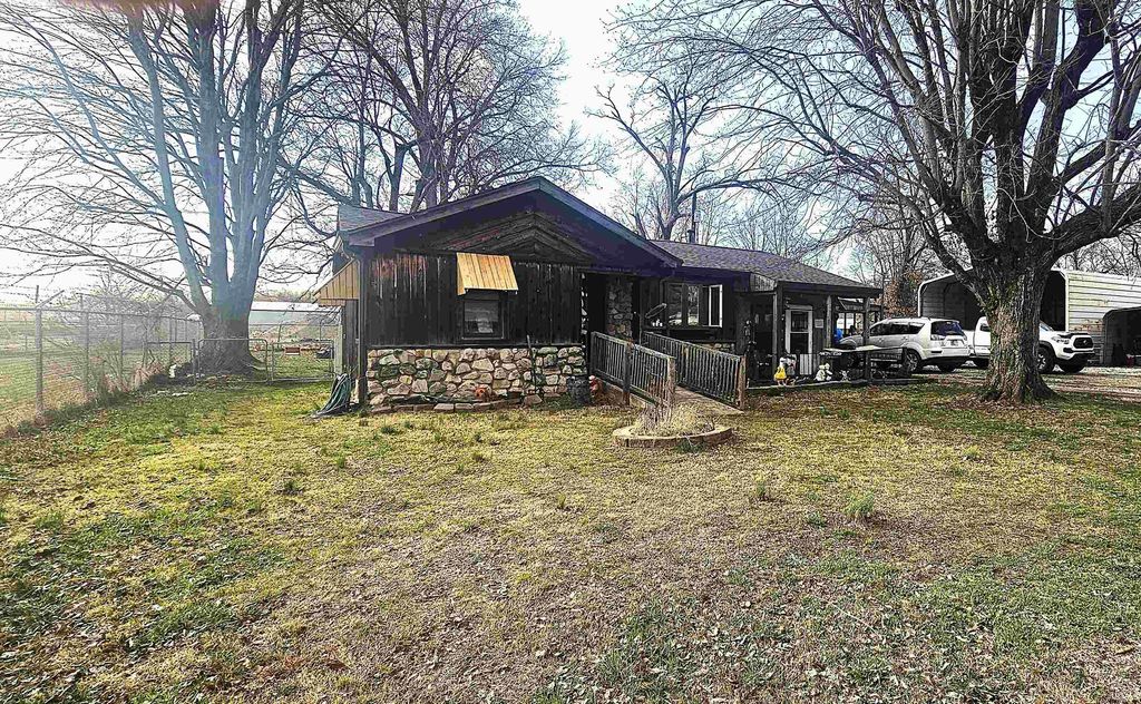 132 N Kentucky Avenue, Chandler, IN 47610