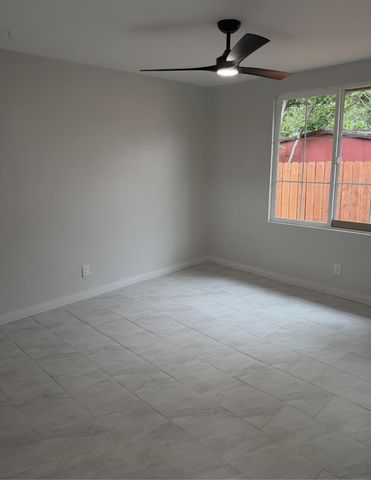 925 Jeffrey Street, Bakersfield, CA 93305