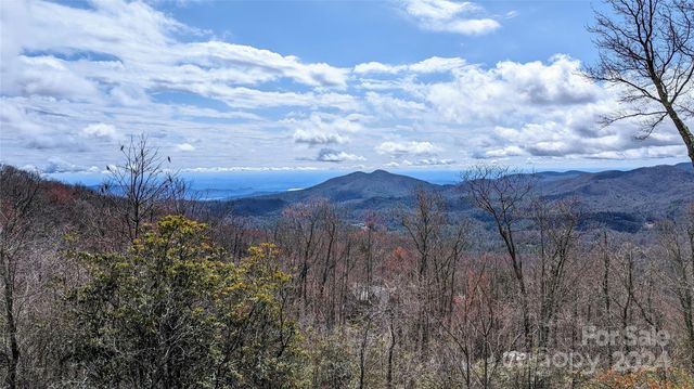 18 White Tail Drive, Sapphire, NC 28774