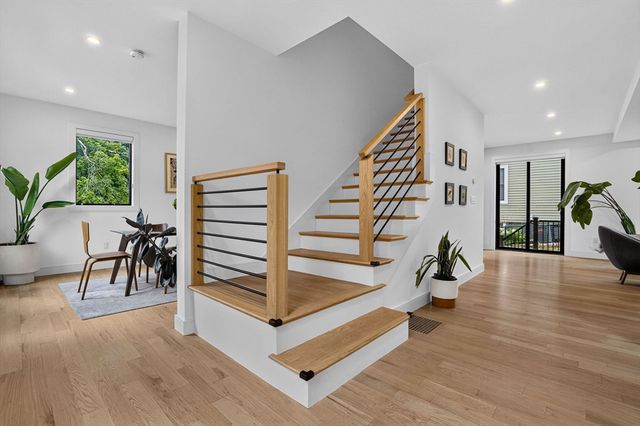 906-908 Chestnut Street 906, Newton, MA 02468
