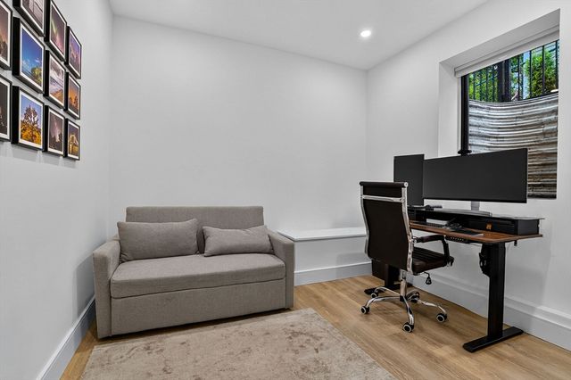 906-908 Chestnut Street 906, Newton, MA 02468