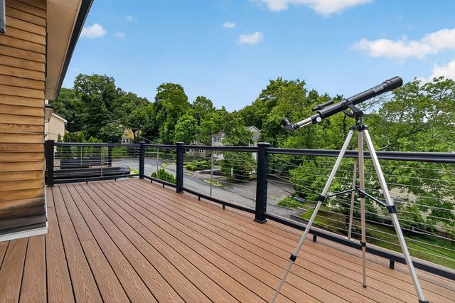 906-908 Chestnut Street 906, Newton, MA 02468