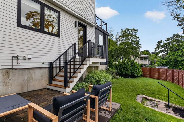 906-908 Chestnut Street 906, Newton, MA 02468