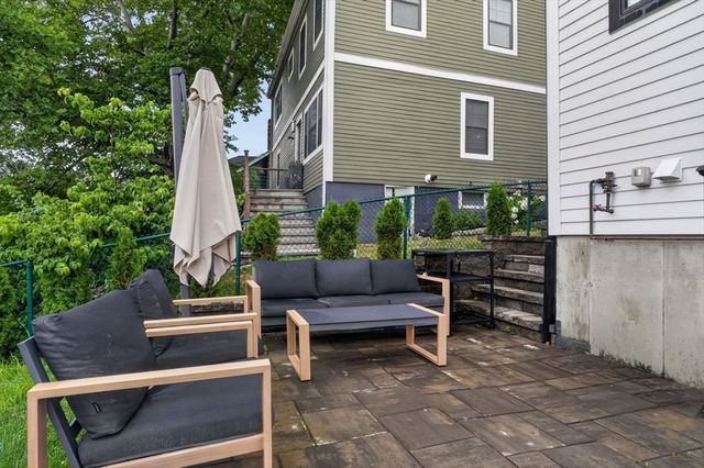 906-908 Chestnut Street 906, Newton, MA 02468