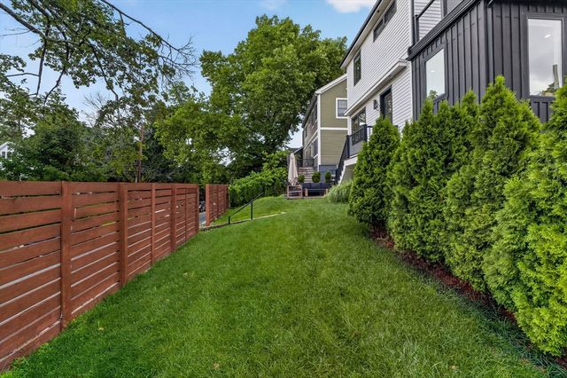 906-908 Chestnut Street 906, Newton, MA 02468