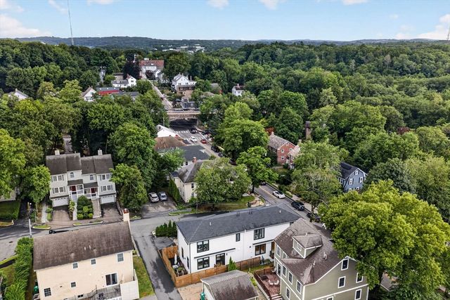 906-908 Chestnut Street 906, Newton, MA 02468