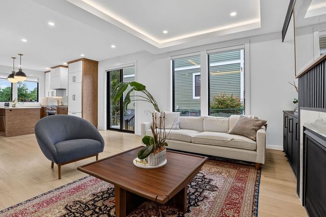 906-908 Chestnut Street 906, Newton, MA 02468