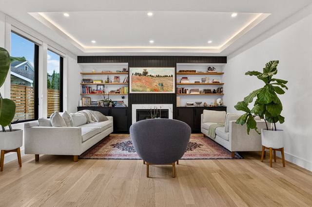 906-908 Chestnut Street 906, Newton, MA 02468