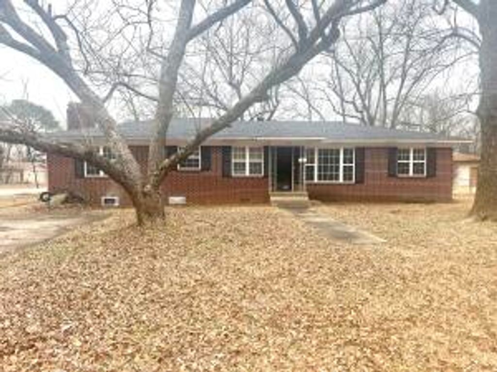 209 S Quanah Avenue, Russellville, AR 72801