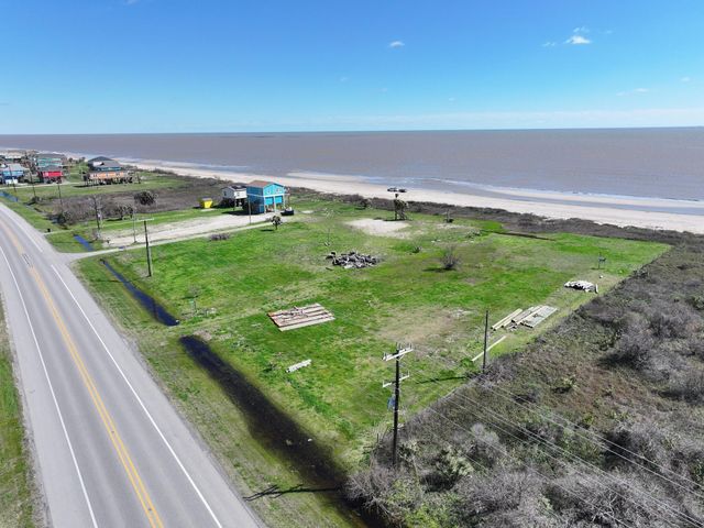 1222 Highway 87 Highway, Gilchrist, TX 77617