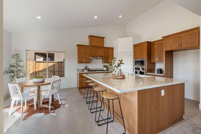 1235 Heavenly Cir, Stockton, CA 95209