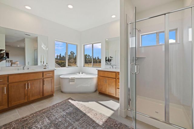 1235 Heavenly Cir, Stockton, CA 95209