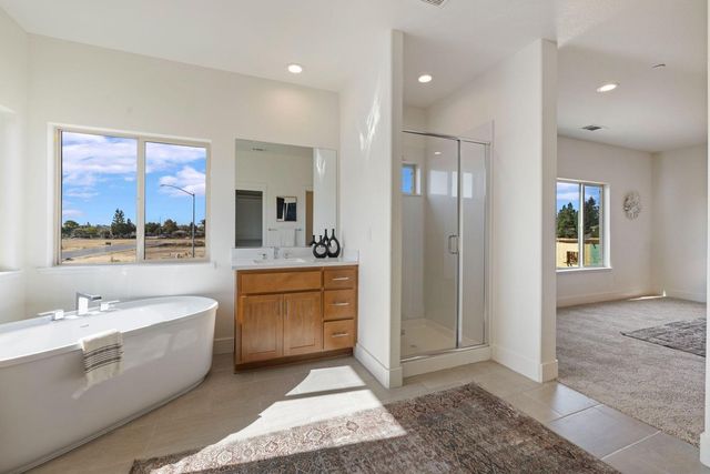 1235 Heavenly Cir, Stockton, CA 95209