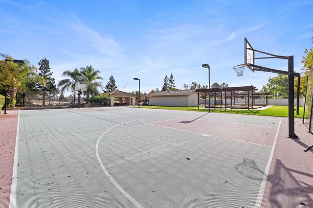 1235 Heavenly Cir, Stockton, CA 95209
