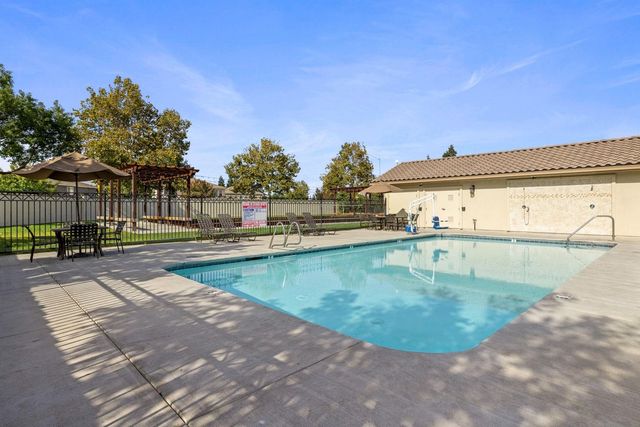 1235 Heavenly Cir, Stockton, CA 95209