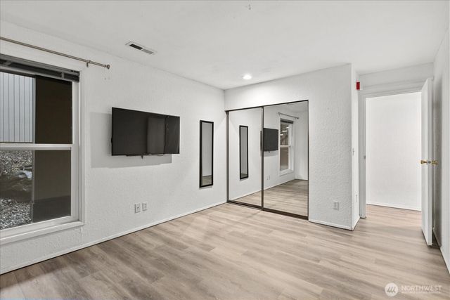 9517 NE 180th Street #B104, Bothell, WA 98011