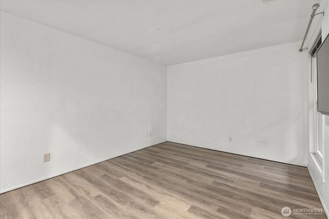 9517 NE 180th Street #B104, Bothell, WA 98011