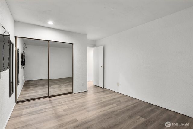 9517 NE 180th Street #B104, Bothell, WA 98011