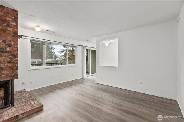 9517 NE 180th Street #B104, Bothell, WA 98011