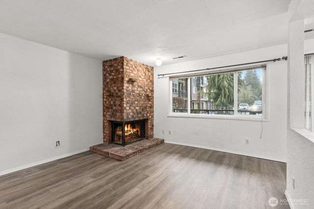 9517 NE 180th Street #B104, Bothell, WA 98011