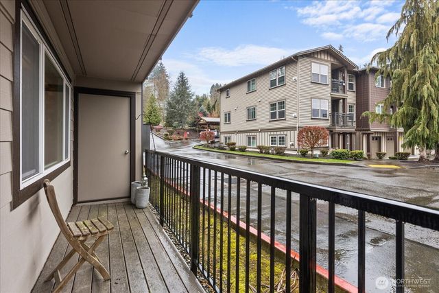 9517 NE 180th Street #B104, Bothell, WA 98011