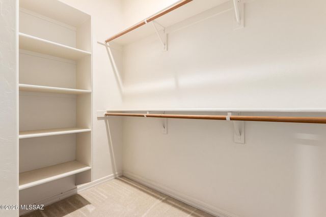 496 W Knotwood Street, Green Valley, AZ 85614