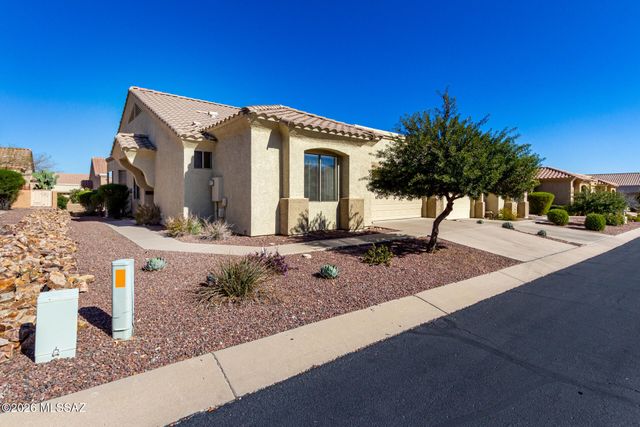 496 W Knotwood Street, Green Valley, AZ 85614