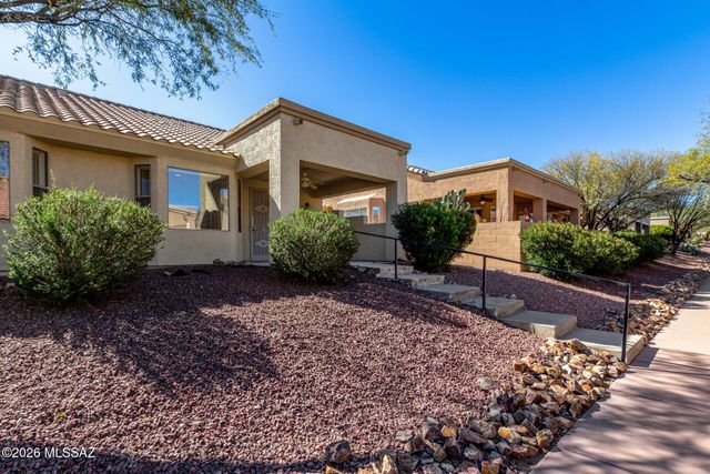 496 W Knotwood Street, Green Valley, AZ 85614