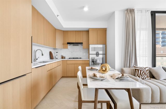133-25 37TH Avenue 6F, Flushing, NY 11354