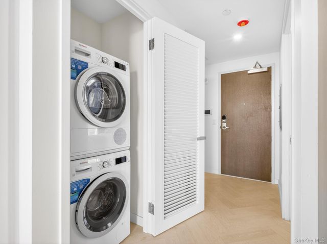 133-25 37TH Avenue 6F, Flushing, NY 11354