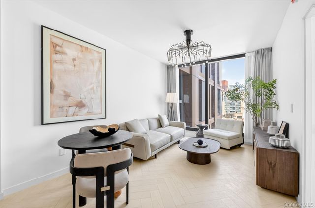 133-25 37TH Avenue 6F, Flushing, NY 11354