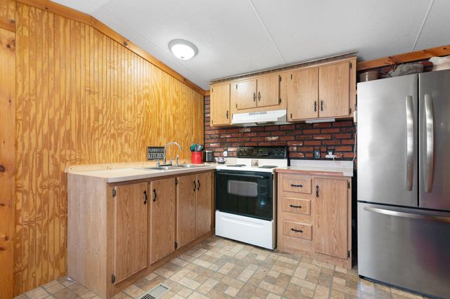 38 Pine Street, Hinsdale, NH 03451