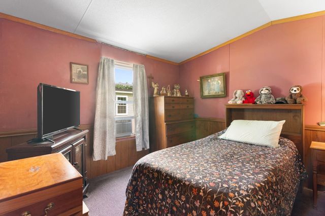 38 Pine Street, Hinsdale, NH 03451
