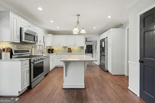 7070 Glenridge Drive, Atlanta, GA 30328