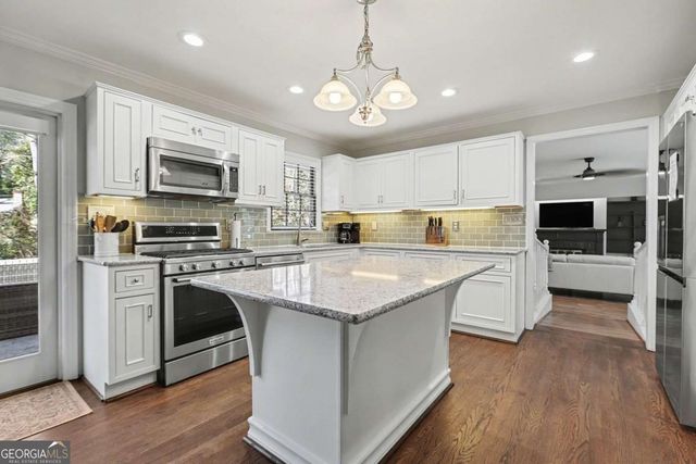 7070 Glenridge Drive, Atlanta, GA 30328