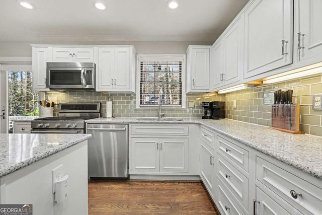 7070 Glenridge Drive, Atlanta, GA 30328