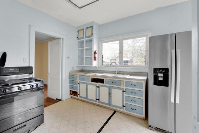 5703 36th AVENUE, Kenosha, WI 53144