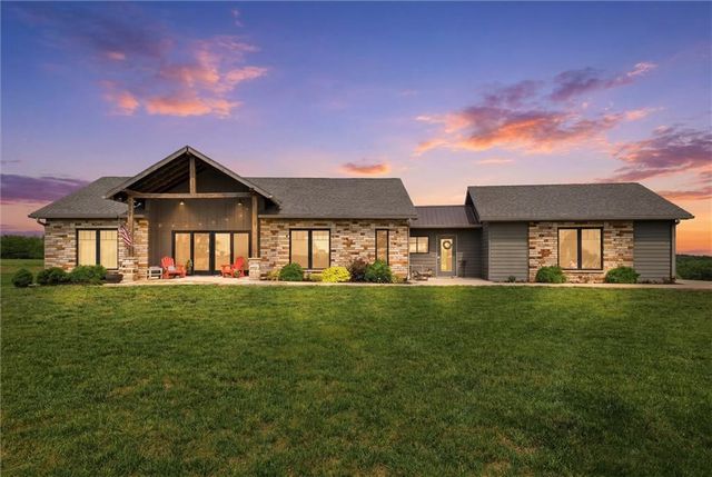 33793 219th Street, Easton, KS 66020