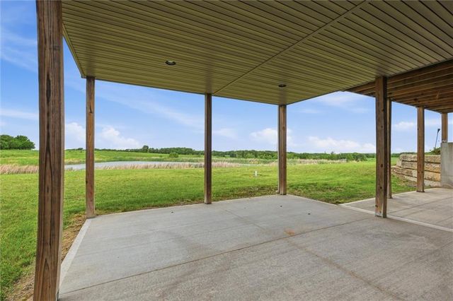 33793 219th Street, Easton, KS 66020