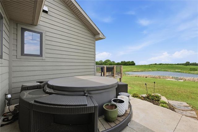 33793 219th Street, Easton, KS 66020
