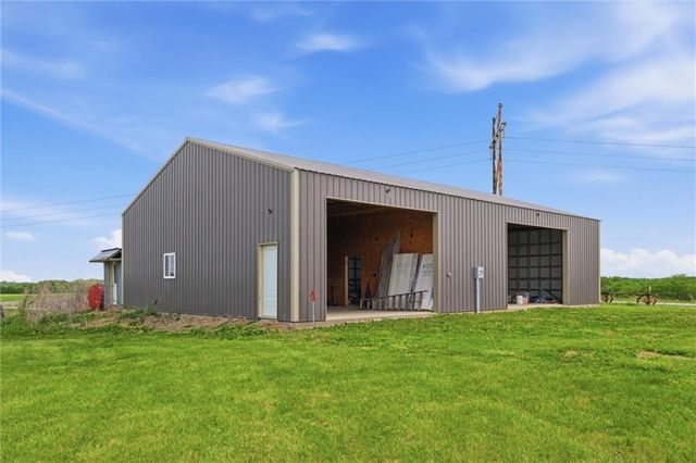 33793 219th Street, Easton, KS 66020