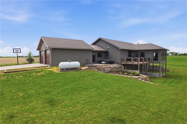 33793 219th Street, Easton, KS 66020