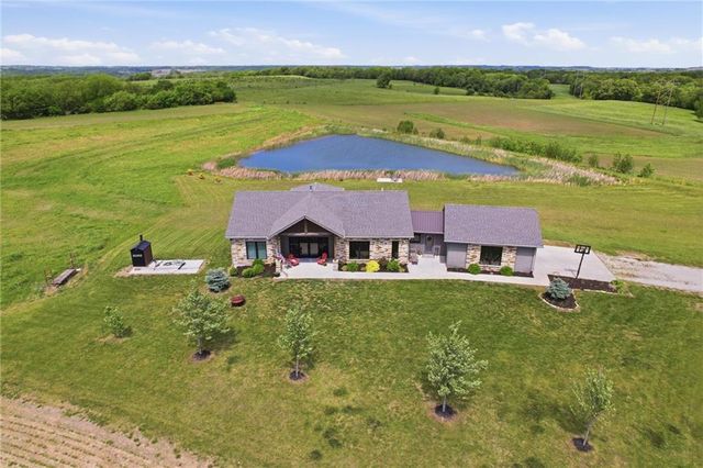 33793 219th Street, Easton, KS 66020