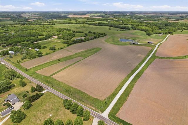 33793 219th Street, Easton, KS 66020