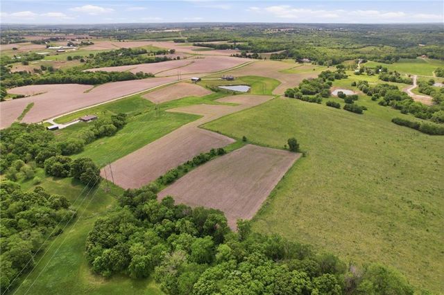 33793 219th Street, Easton, KS 66020