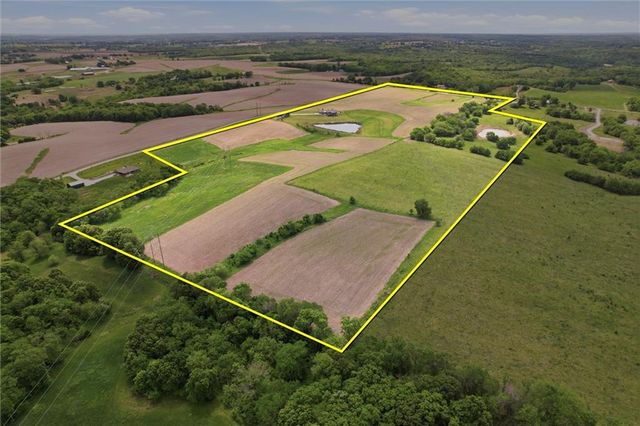 33793 219th Street, Easton, KS 66020